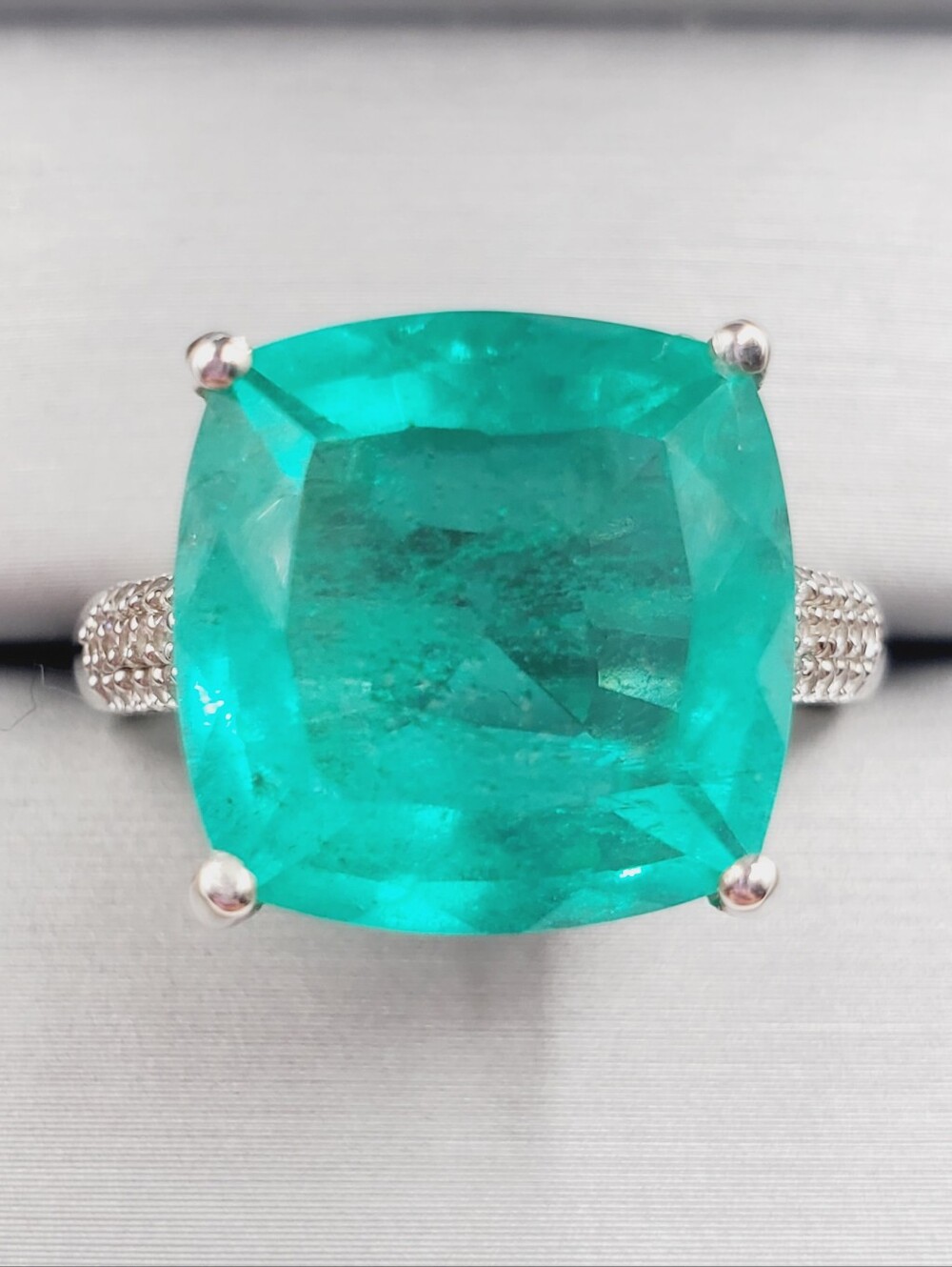 11.5 Carat Emerald Green Quartz & Zircon Platinum | 925 Sterling Silver Ring